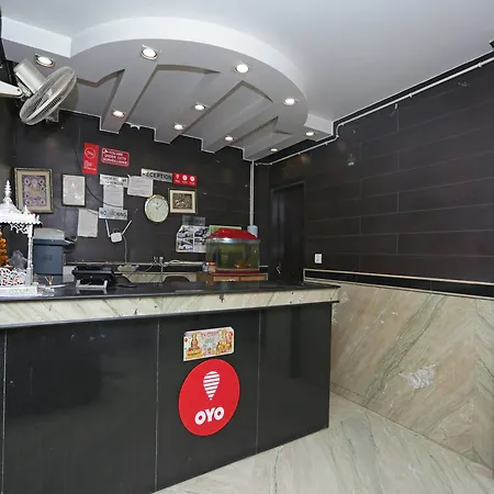 Oyo 13277 Hotel Neelam Palace